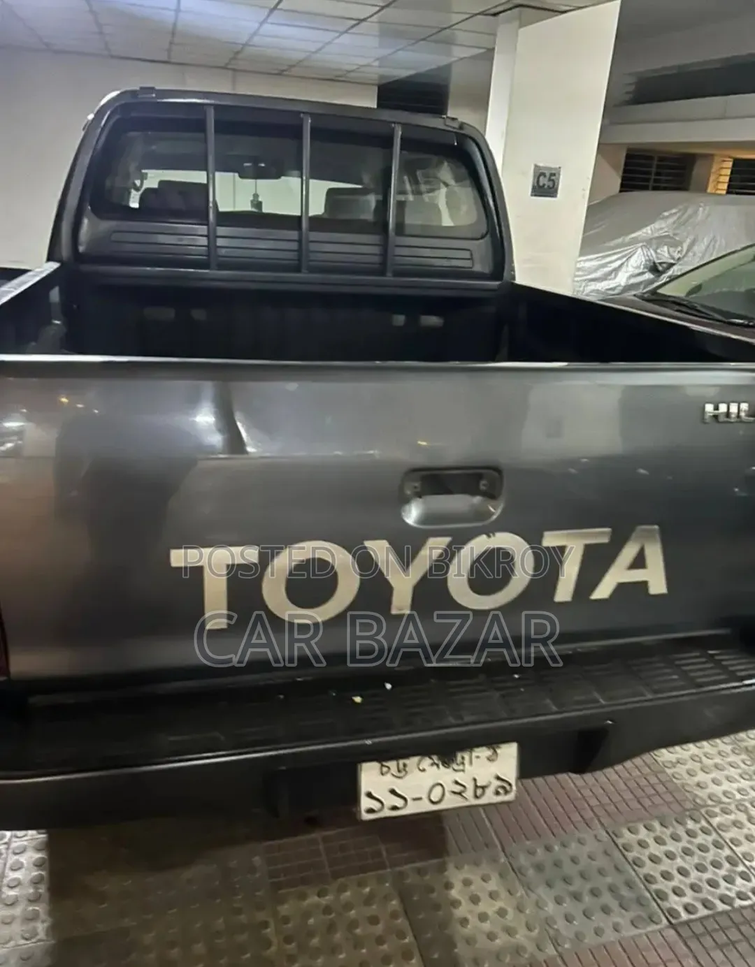 Toyota Hilux 2.5 D-4D 4X4 SRX 2010 Gray