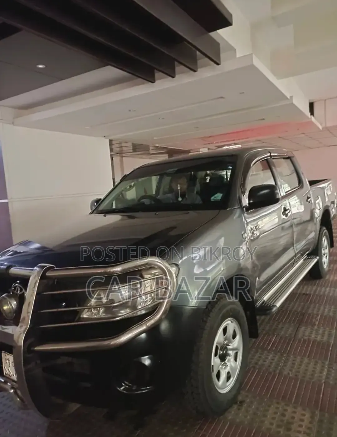 Toyota Hilux 2.5 D-4D 4X4 SRX 2010 Gray