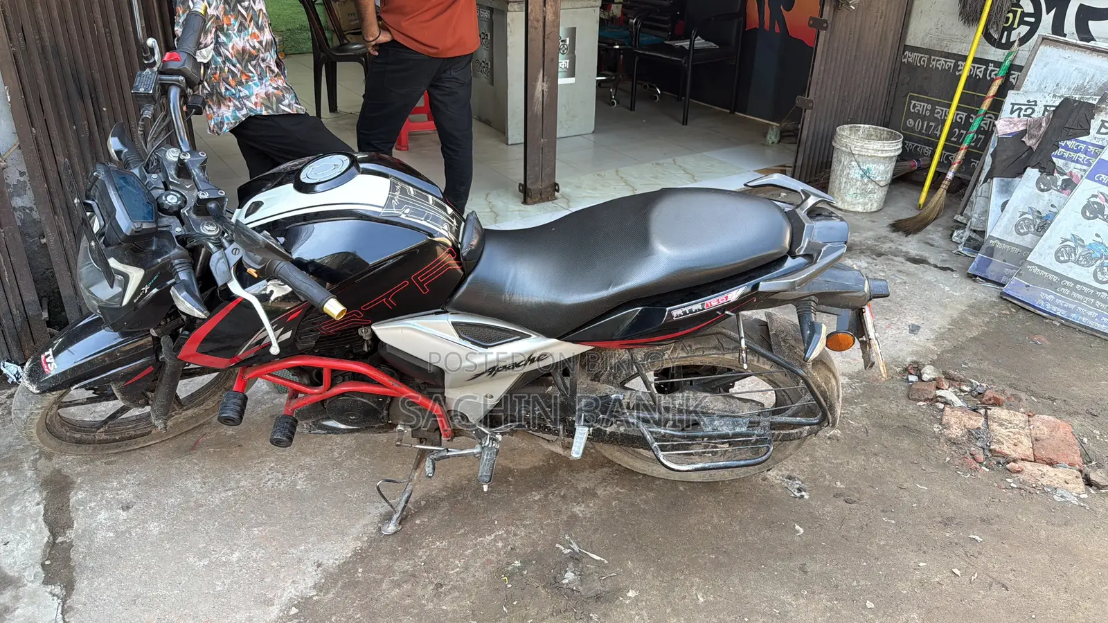 TVS Apache RTR 160 4V 2021 Black