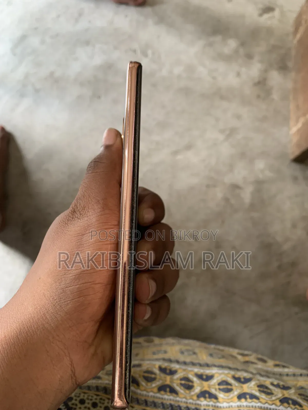 ভিভো ভি৪০ই ১২৮ জিবি গোল্ড