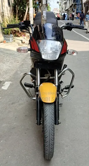 ওয়ালটন ক্রুজ ২০১৪ হলুদ