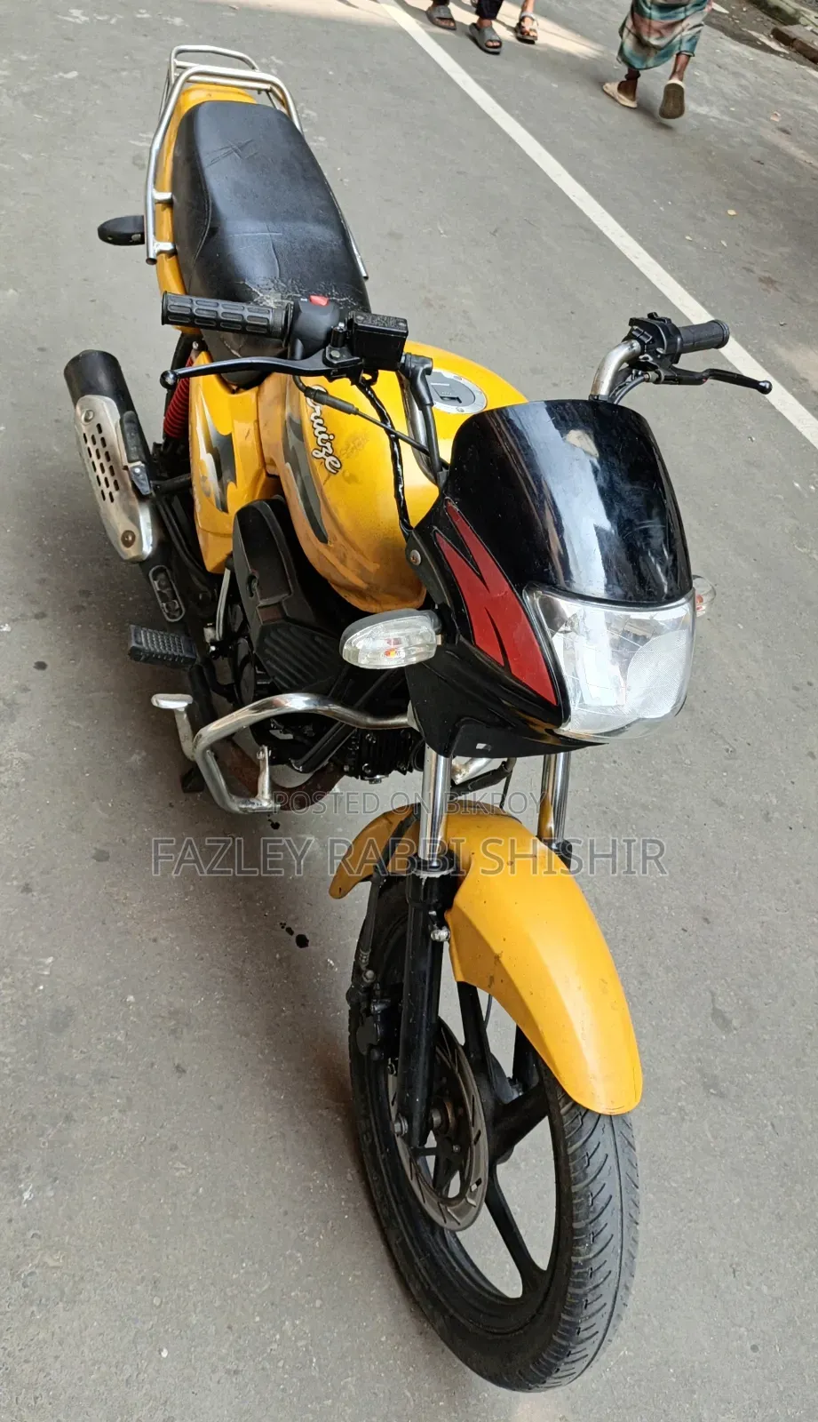 ওয়ালটন ক্রুজ ২০১৪ হলুদ