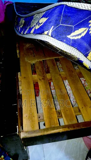 Ekti 6/7 Feet Er Khat Toshok Metres Bikri Hobe