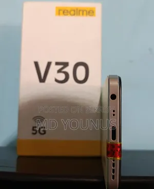 রিয়েলমি ভি৩০ ১২৮ জিবি গোল্ড