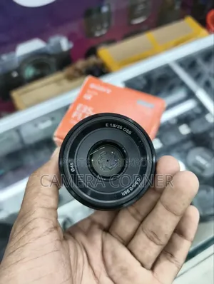 সনি ৩৫মিমি ১.৮ ওএসএস লেন্স
