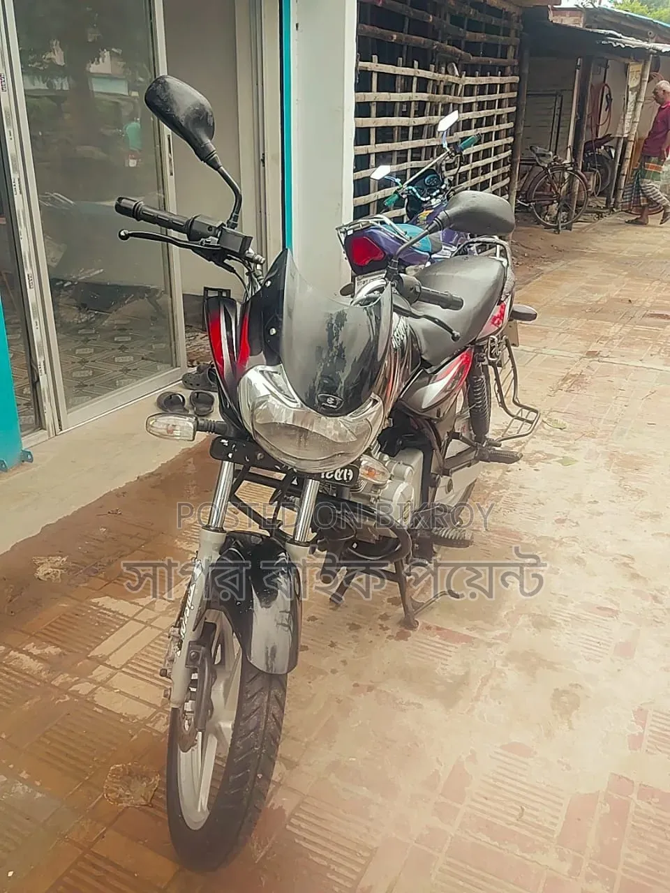 বাজাজ ডিসকভার ১২৫ ২০১৭ কালো