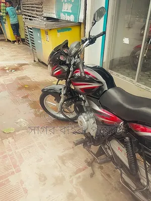 বাজাজ ডিসকভার ১২৫ ২০১৭ কালো