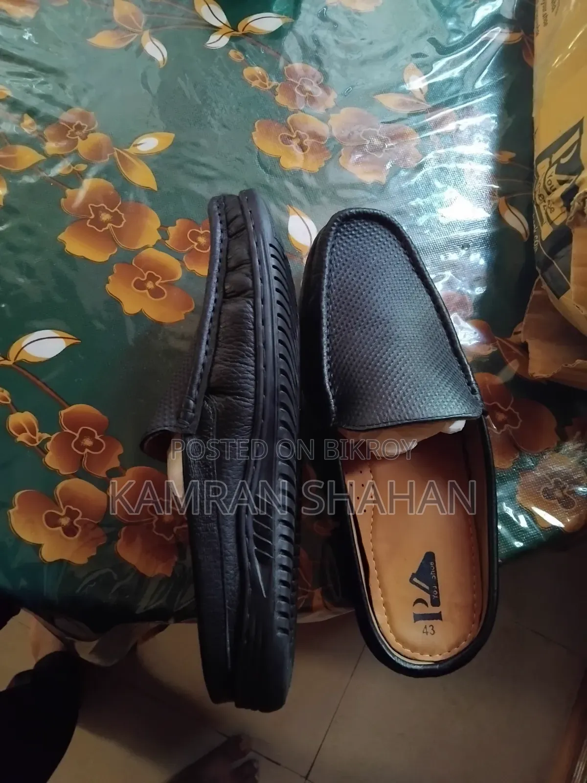হাফ লোফার শো বিক্রি করব।