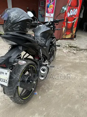 সুজুকি জিক্সার ২০২৩ কালো