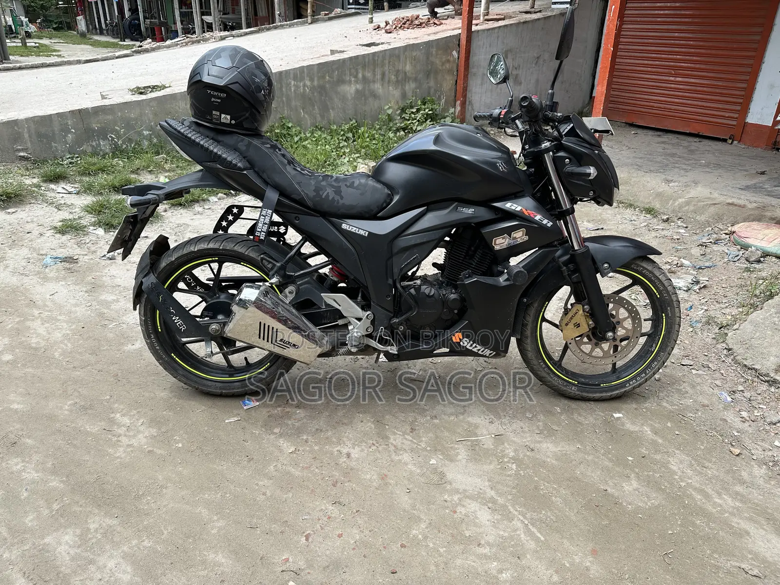 সুজুকি জিক্সার ২০২৩ কালো
