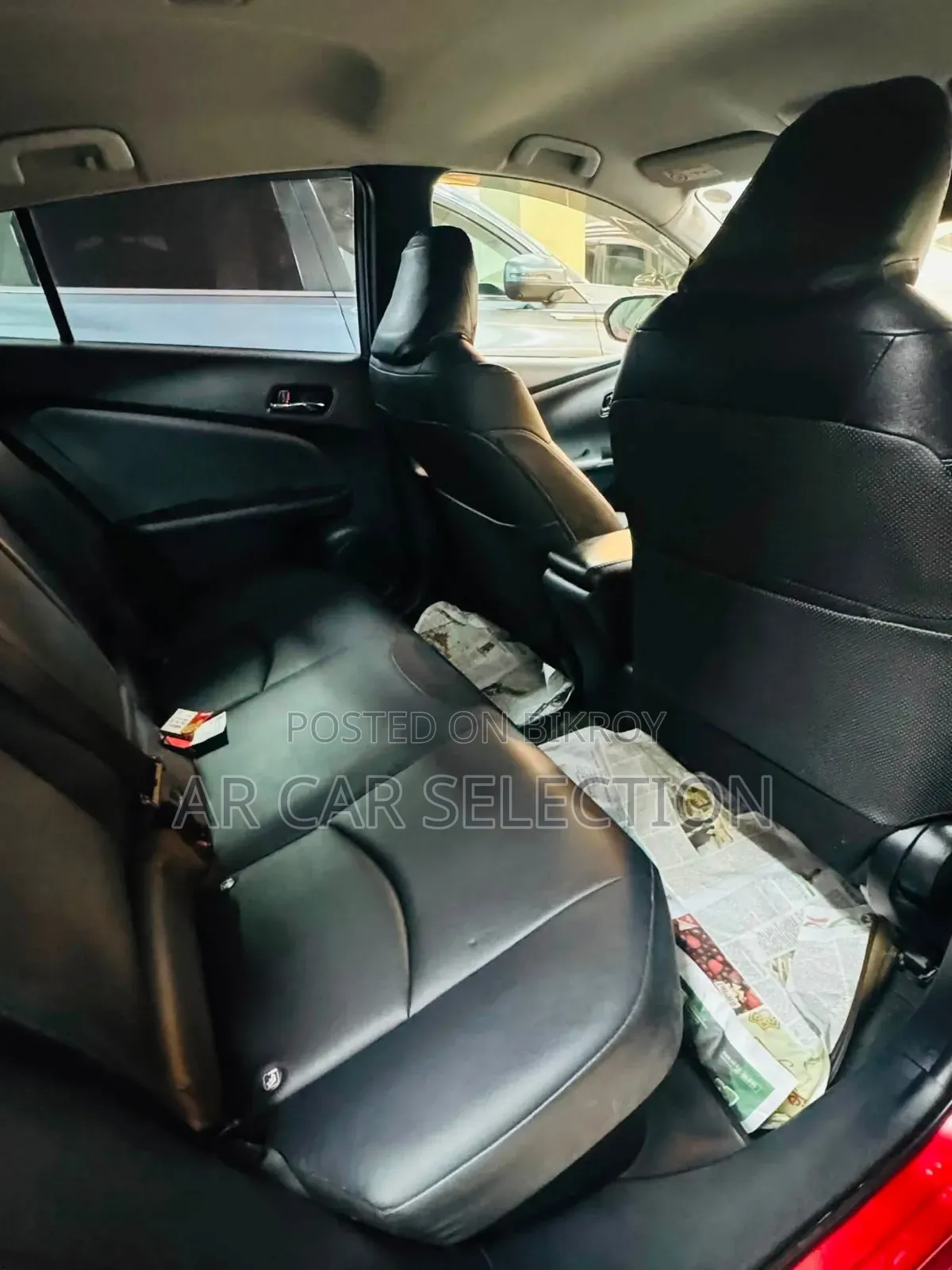 Toyota Prius 4dr Hatchback (1.8L 4cyl gas/electric hybrid CVT) 2016 Red