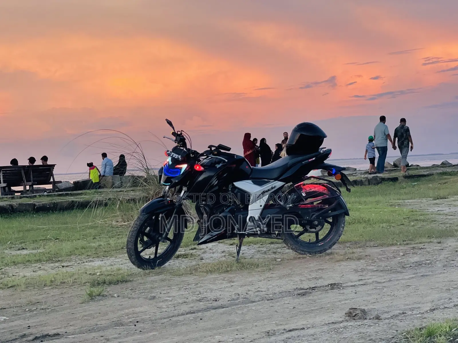 টিভিএস আপাচে আরটিআর ১৬০ ৪ভি ২০২২ কালো