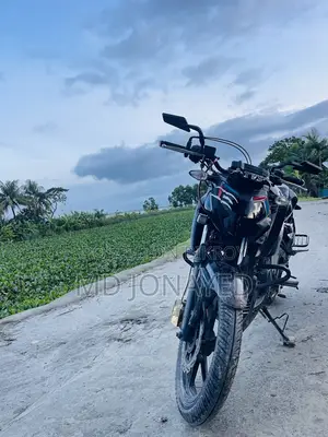 টিভিএস আপাচে আরটিআর ১৬০ ৪ভি ২০২২ কালো