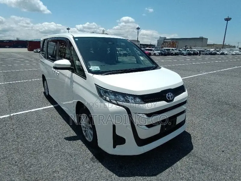 Toyota Noah 2022 Pearl