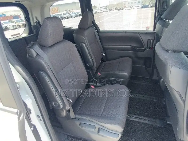 Toyota Noah 2022 Pearl