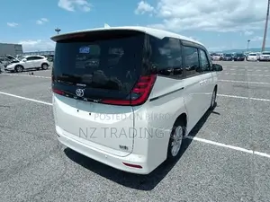 Toyota Noah 2022 Pearl