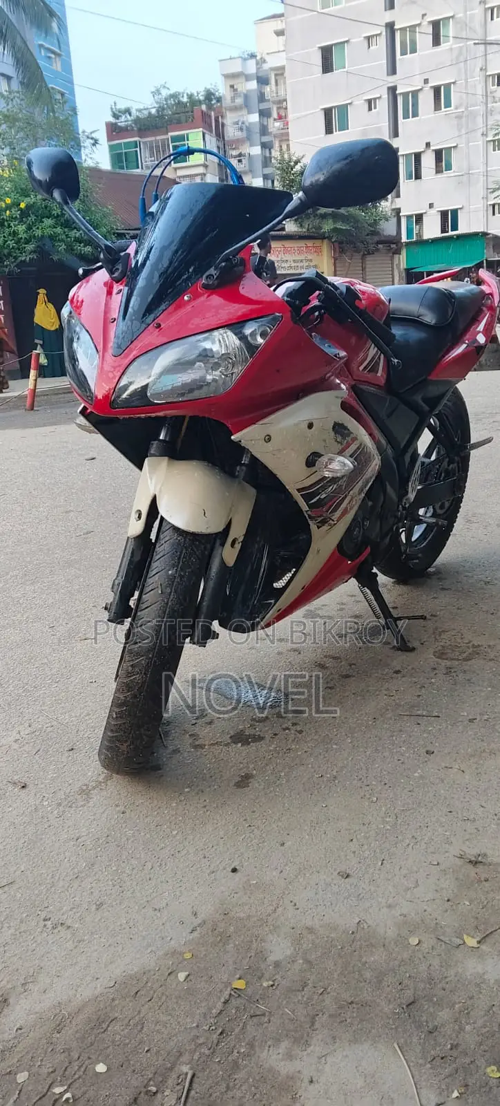 ইয়ামাহা আর১৫ ভি৩ ২০১১ রেড