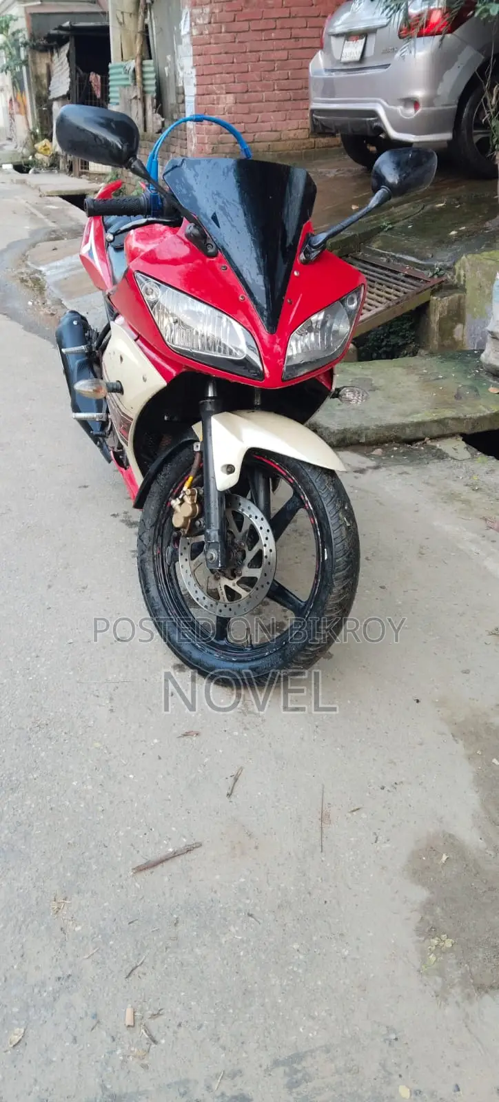 ইয়ামাহা আর১৫ ভি৩ ২০১১ রেড