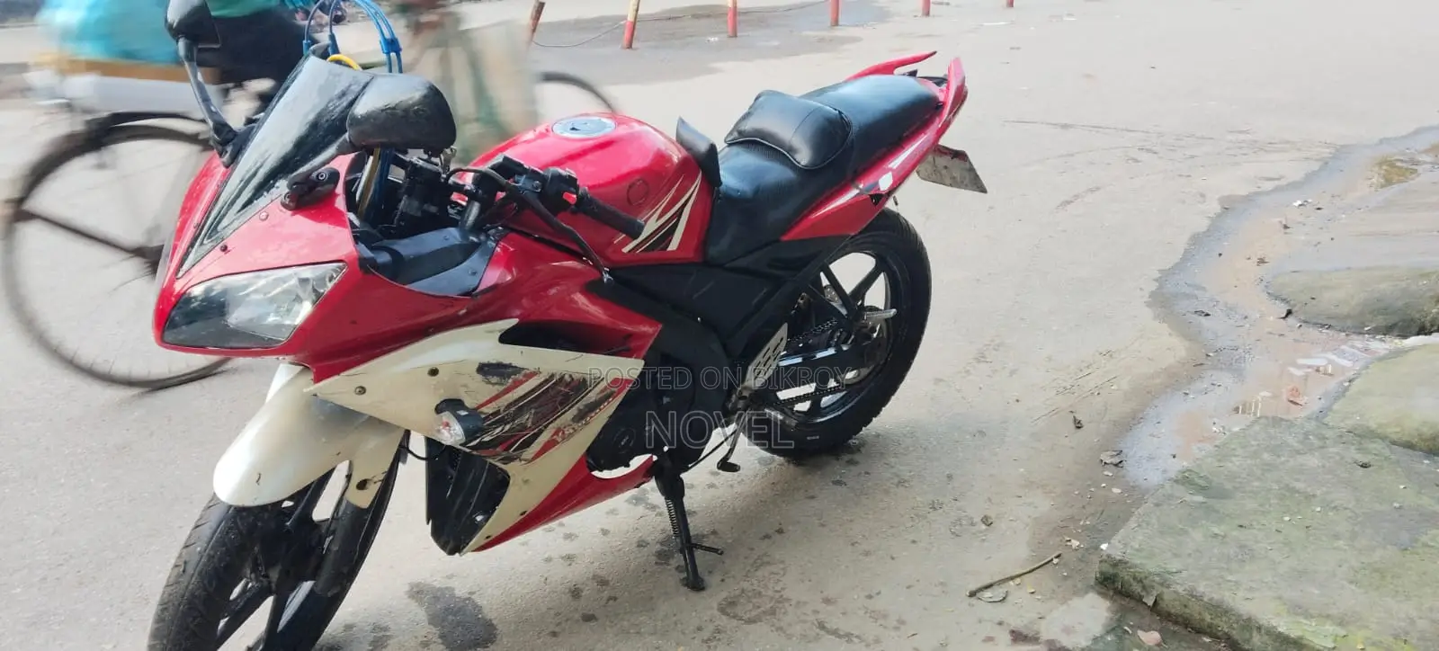ইয়ামাহা আর১৫ ভি৩ ২০১১ রেড