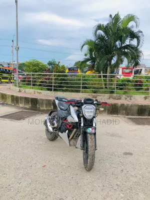 সুজুকি জিক্সার ২০২২ ব্ল্যাক
