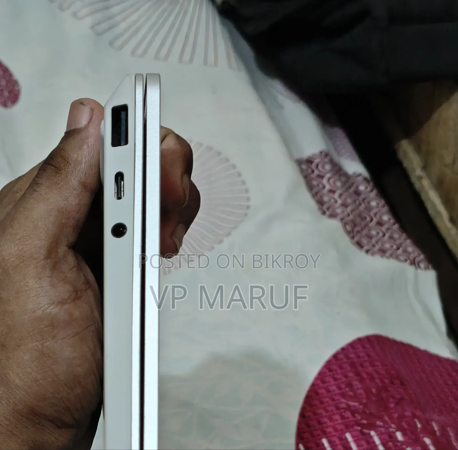 ল্যাপটপ মাইক্রোসফট সারফেস গো ৮জিবি ইন্টেল কোর আই৫ এসএসডি ২৫৬জিবি