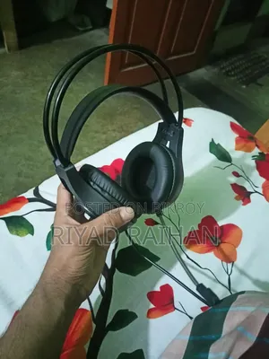 হেডফোন ডব্লিউ১০৬ গেমিং হেডফোন।