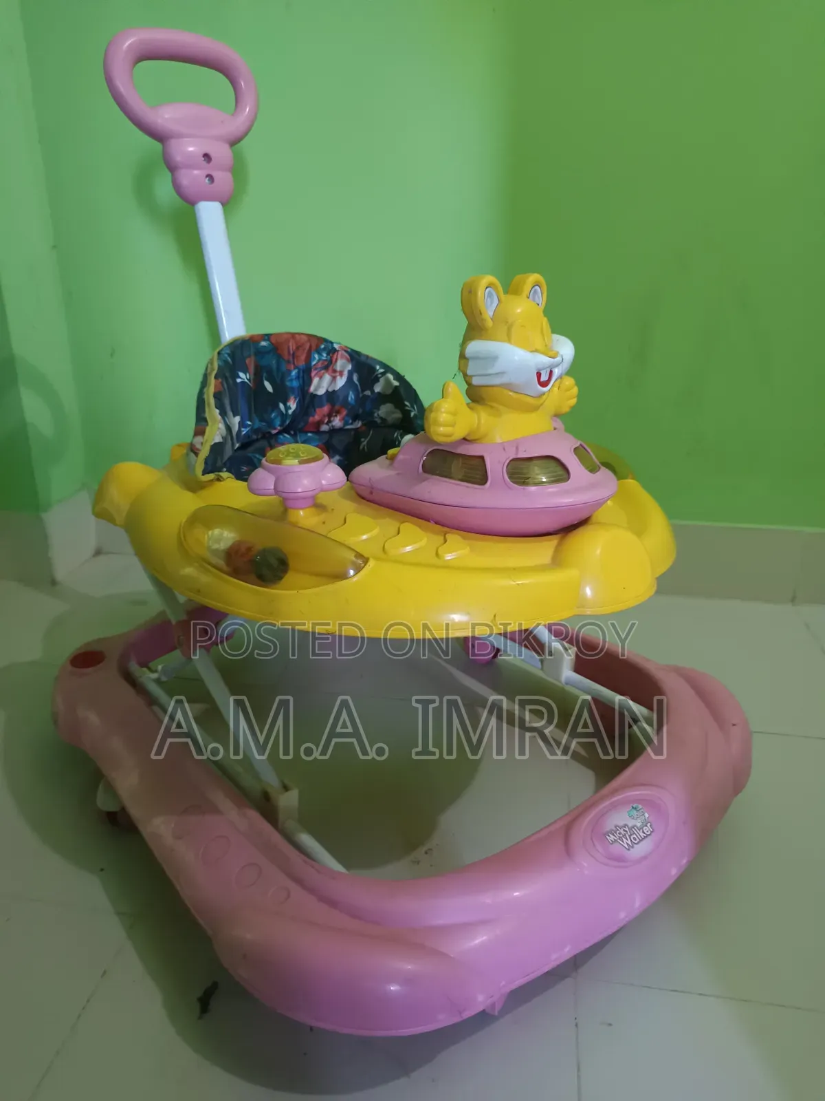 বাচ্চাদের হাটার ওয়াকার