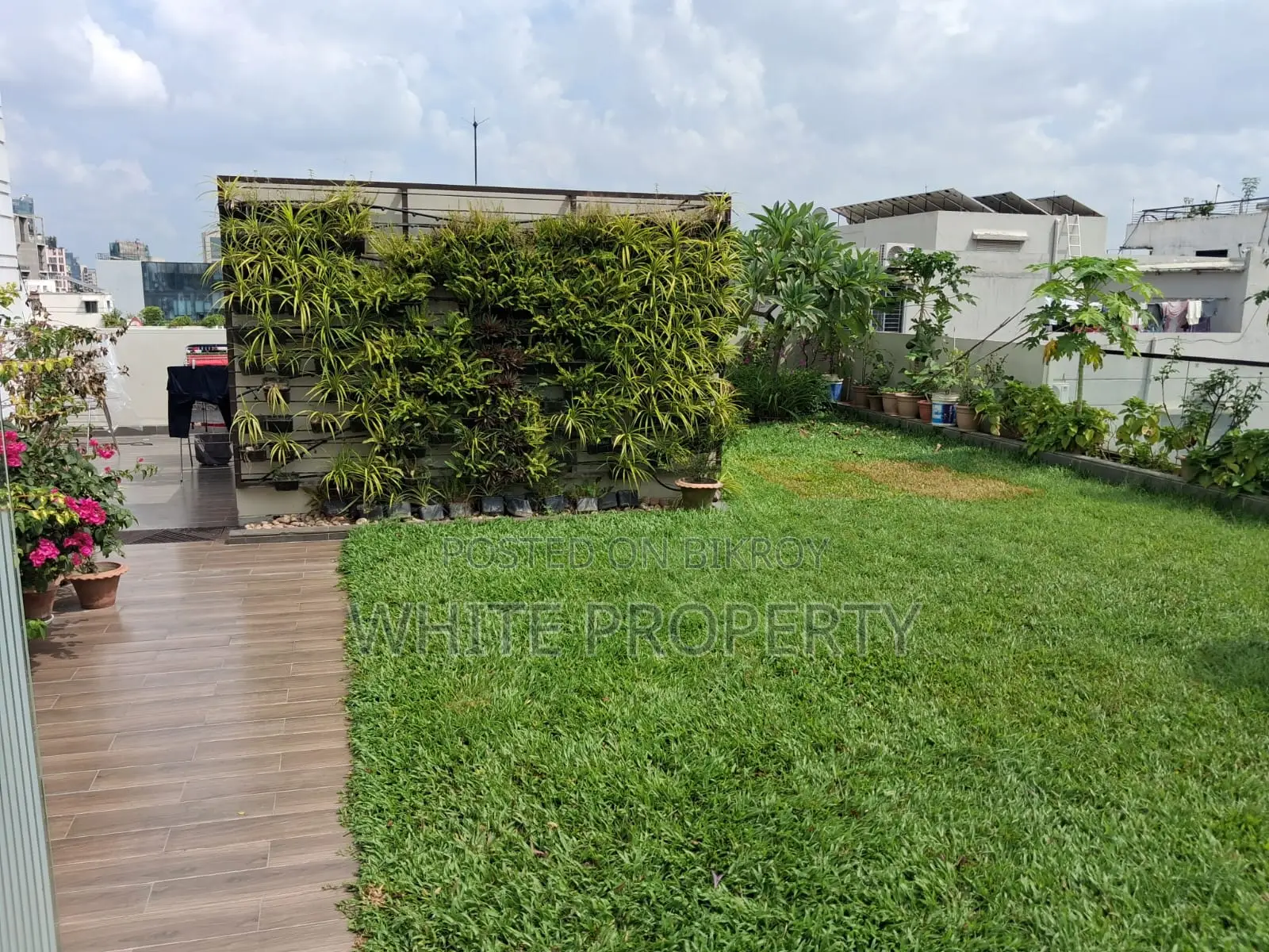 4 Bedroom Apartment in White Property, Banani for sale