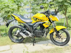 Suzuki Gixxer 2022 Yellow