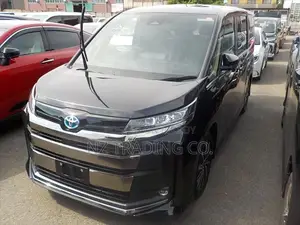 Toyota Noah 2022 Purple