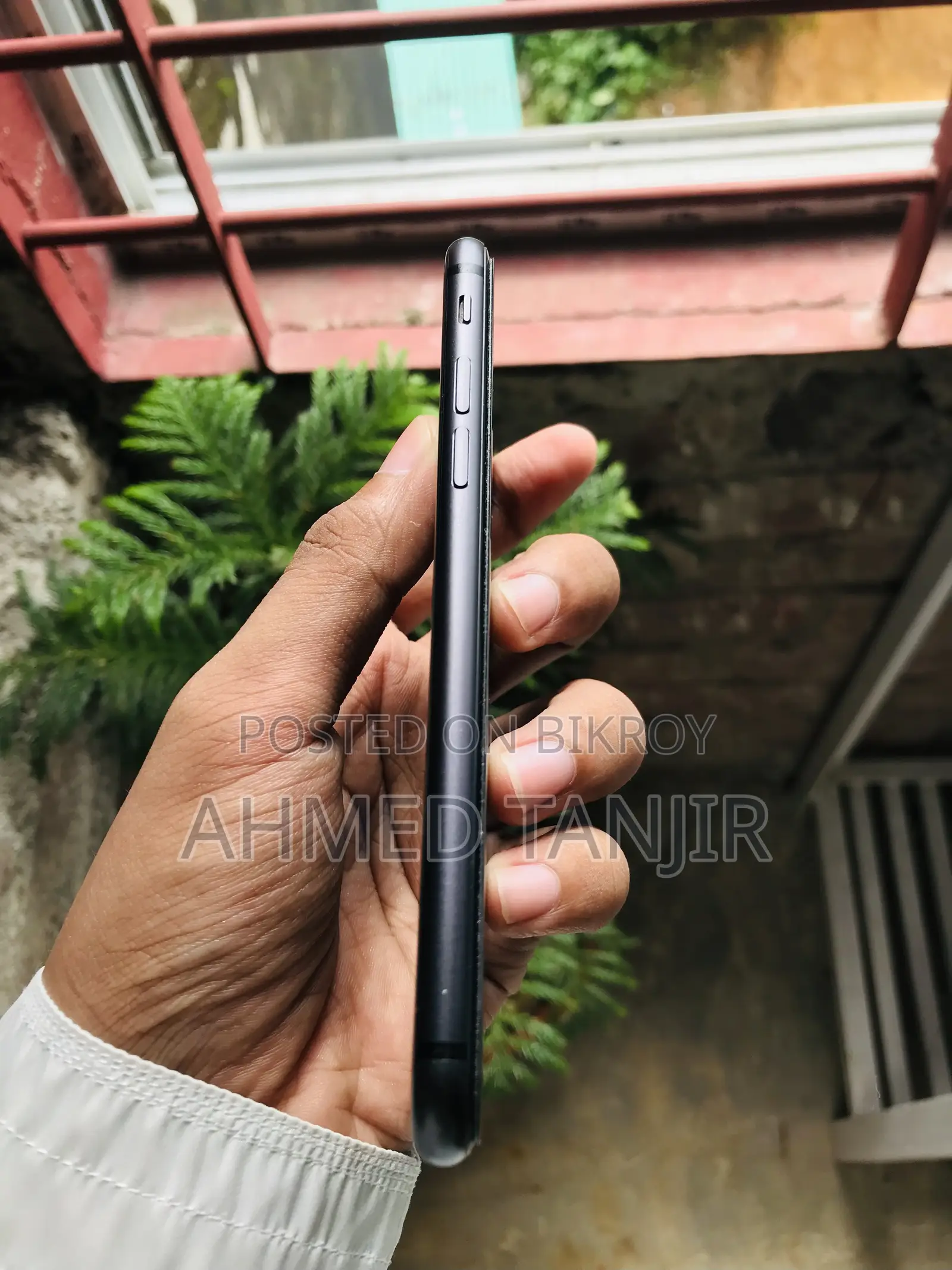 অ্যাপল আইফোন ৮ ৬৪ জিবি ব্ল্যাক