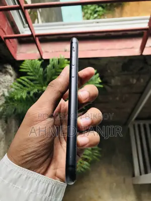 অ্যাপল আইফোন ৮ ৬৪ জিবি ব্ল্যাক