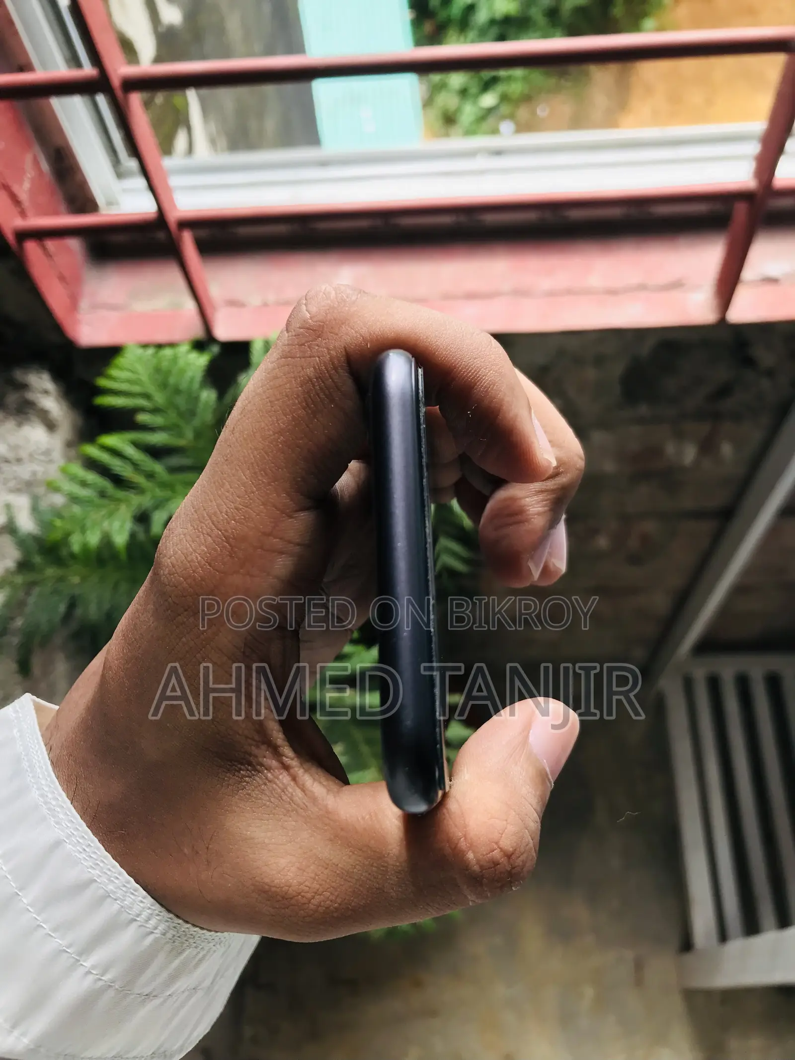 অ্যাপল আইফোন ৮ ৬৪ জিবি ব্ল্যাক