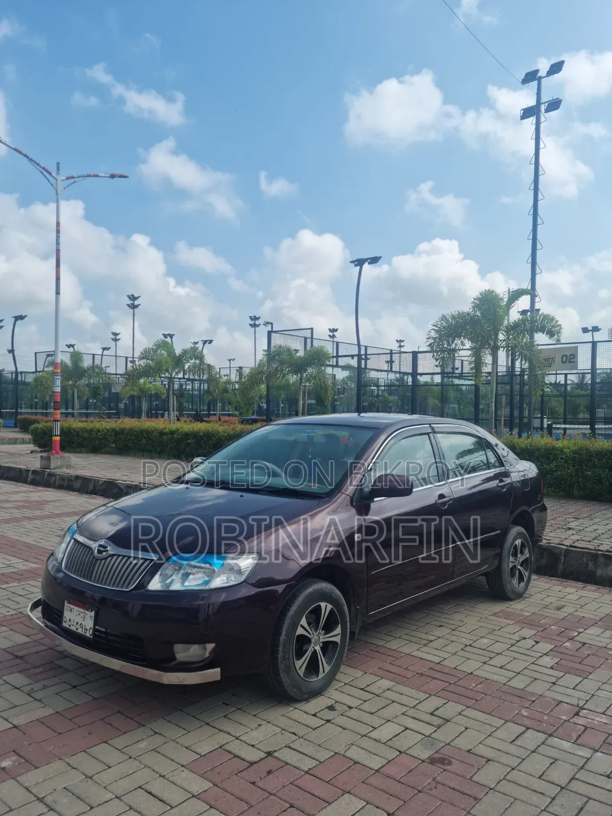 টয়োটা করোলা ২০০৫ মেরুন