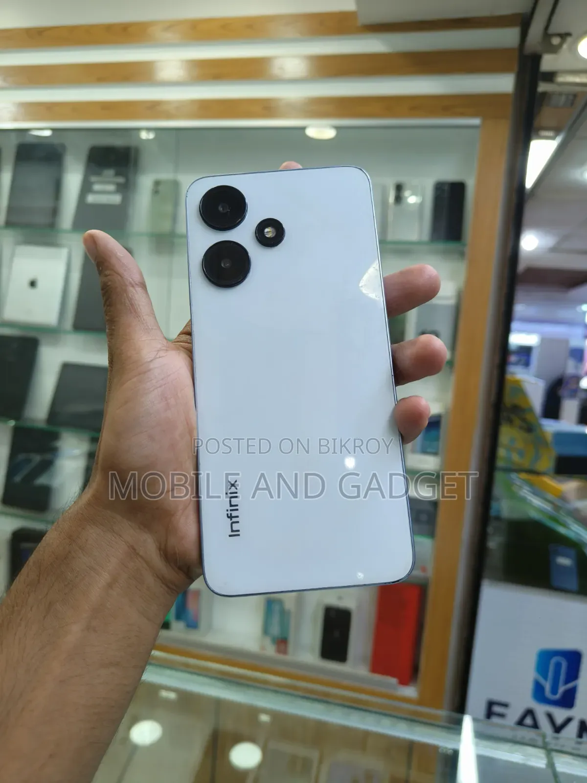 Infinix Hot 30i 128 GB White