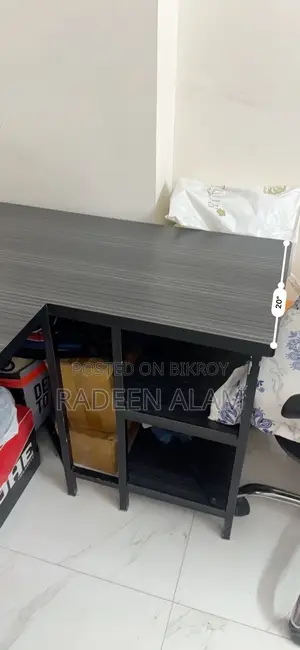 ডেস্ক টেবিল