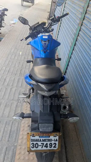 নতুন সুজুকি জিক্সার ২০২৩ নীল