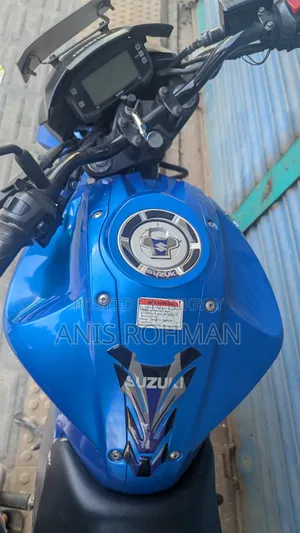 নতুন সুজুকি জিক্সার ২০২৩ নীল