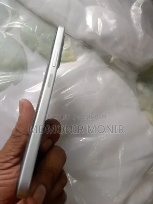 Infinix 64 GB Silver