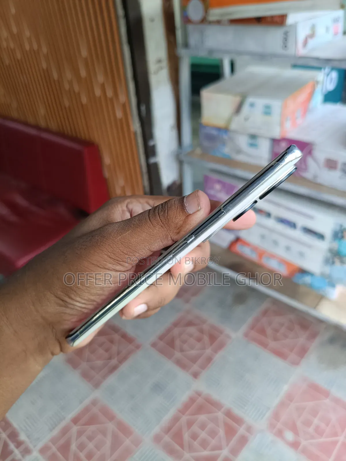 Vivo Y400 Pro ১২৮ জিবি হোয়াইট