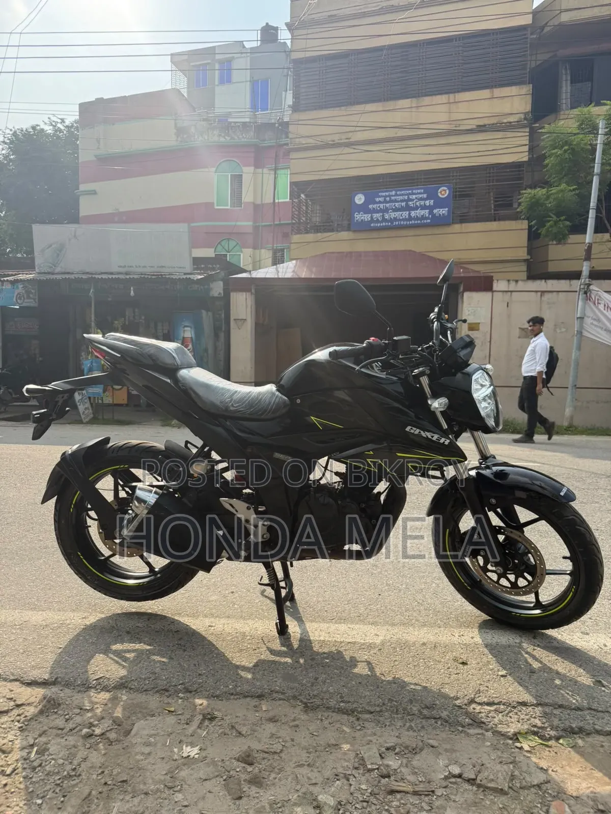 সুজুকি জিক্সার ২০২৫ কালো