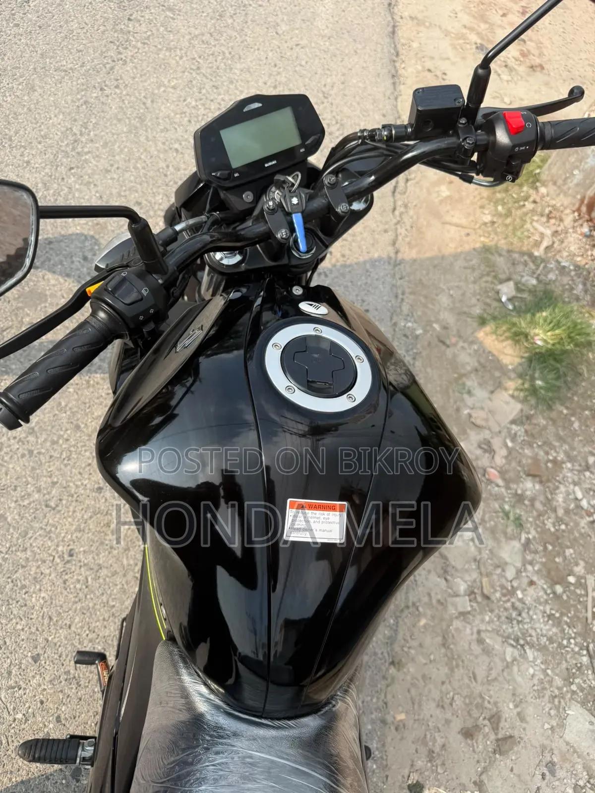 সুজুকি জিক্সার ২০২৫ কালো