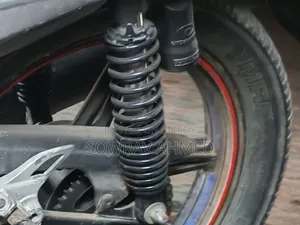 রানার টার্বো ভি২ ২০২৩ লাল
