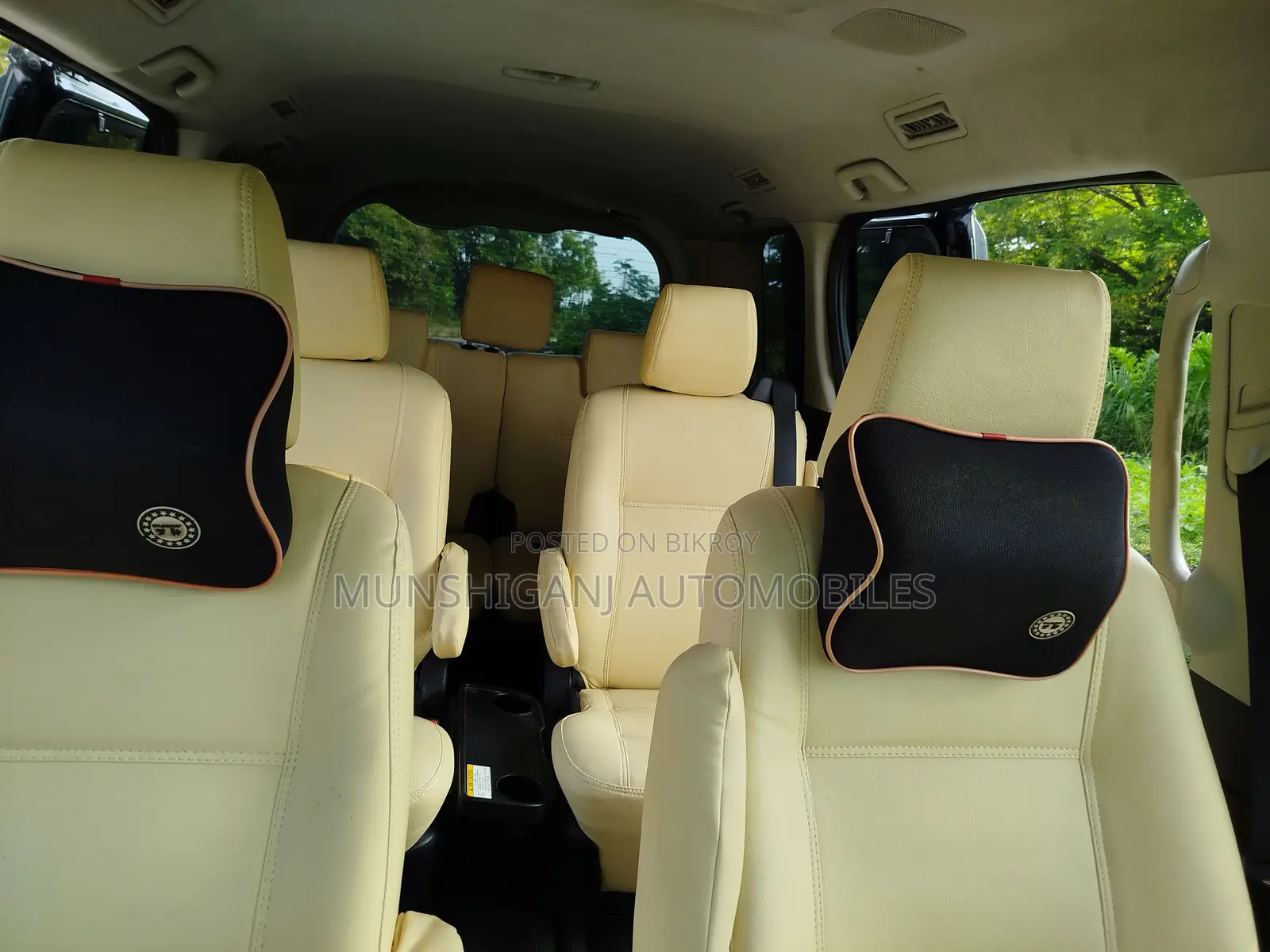 Toyota Esquire 1.8 FWD Hybrid (7 seater) 2015 Black