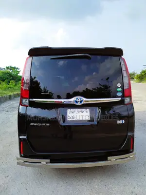 Toyota Esquire 1.8 FWD Hybrid (7 seater) 2015 Black