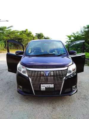 Toyota Esquire 1.8 FWD Hybrid (7 seater) 2015 Black