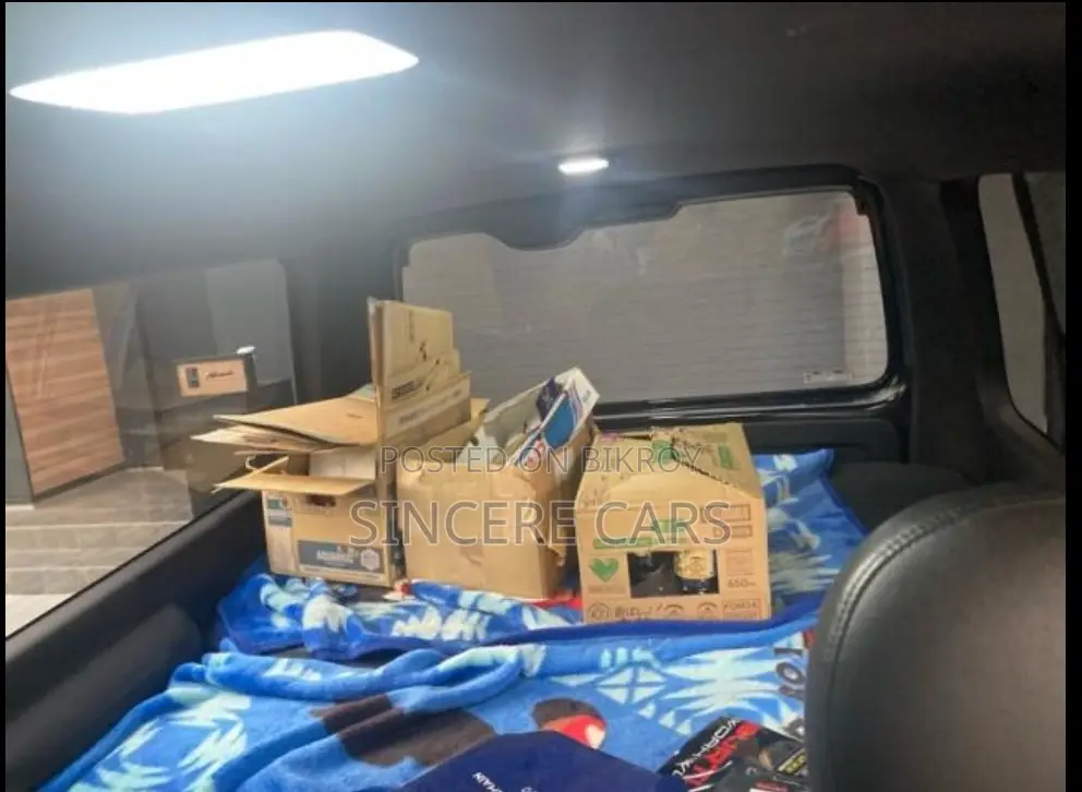 Toyota HiAce 2023 Black