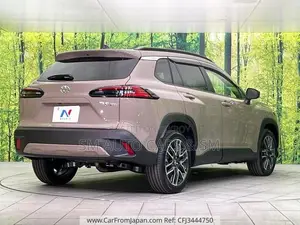 নতুন টয়োটা করোল্লা ক্রস ২০২৬ ব্রাউন