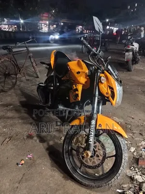 সুজুকি জিক্সার ২০২৪ ইয়েলো