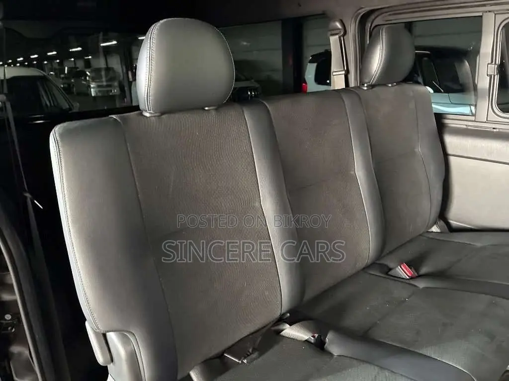 Toyota HiAce 2023 Black